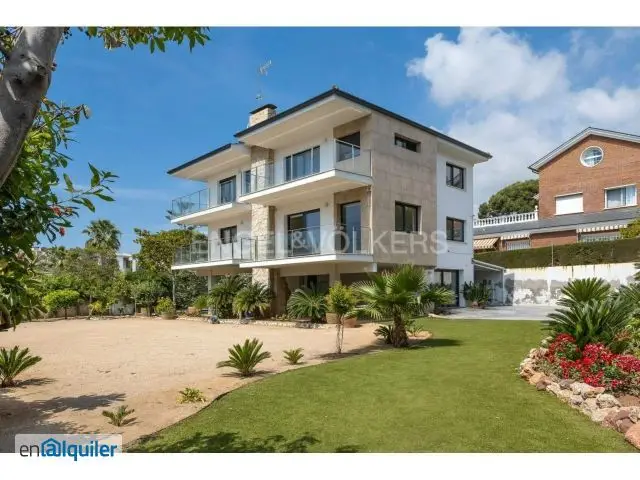Casa con Jardin Piscina y Barbacoa en Can Roca Els Canyars