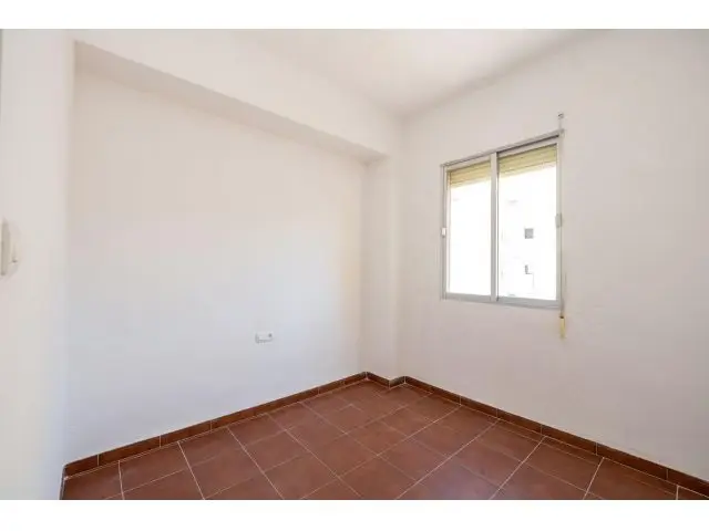 Vivienda en Motril Centro 4 Dormitorios Baño Amplia Luminosa