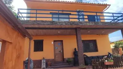 Casa en venta en Carrer del Bruc