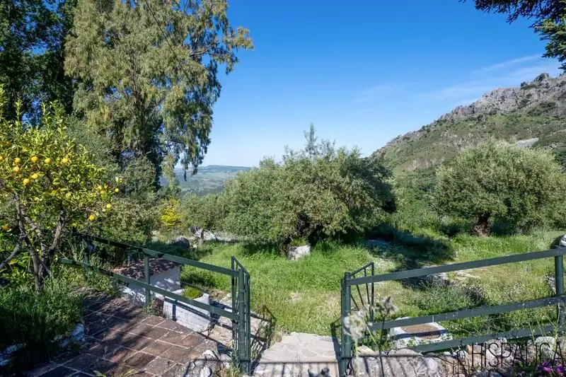 Casa de Campo con 5 Dormitorios en Grazalema