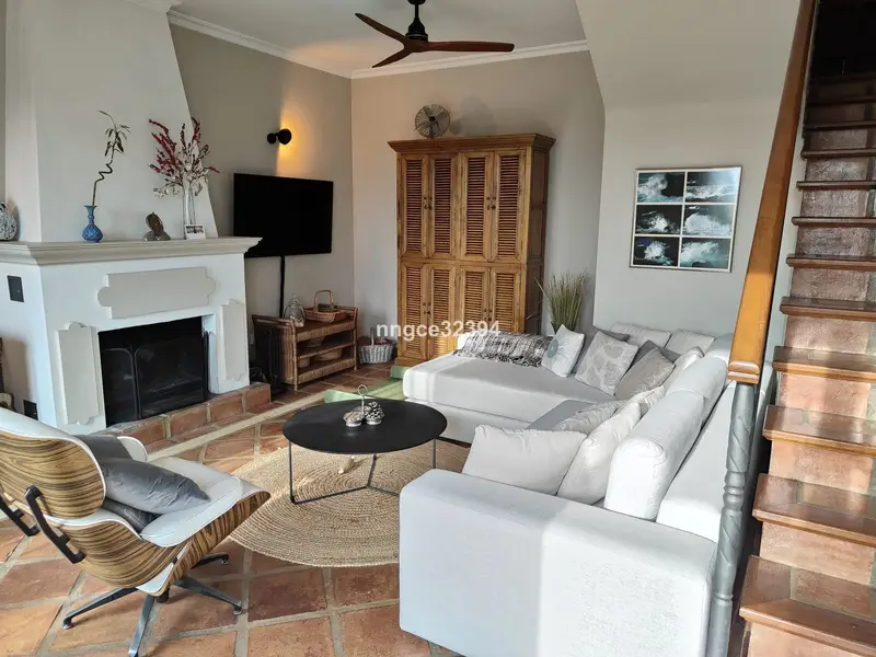 Villa de Lujo en Istan con Vistas Panorámicas y Piscina