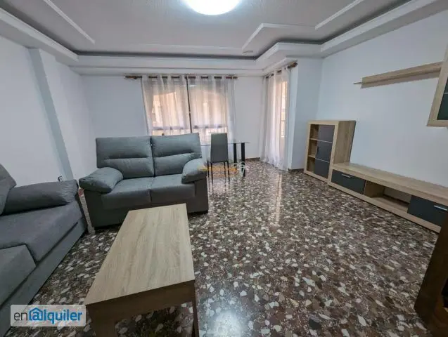 Alquiler Piso 4 Habitaciones Pueblo Viejo