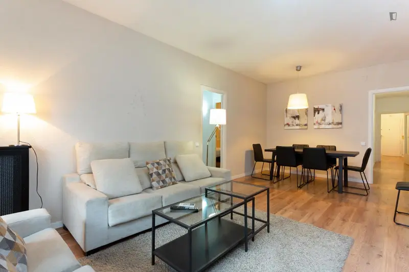 Un piso de 4 habitaciones