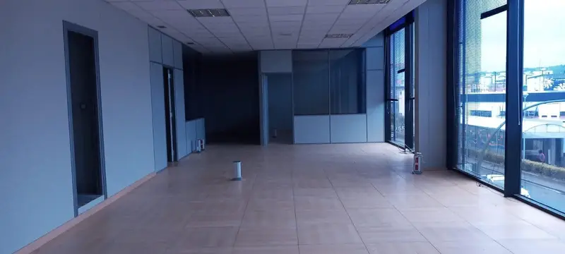 Local Comercial en Alquiler A Coruña 167m² Edificio Expo