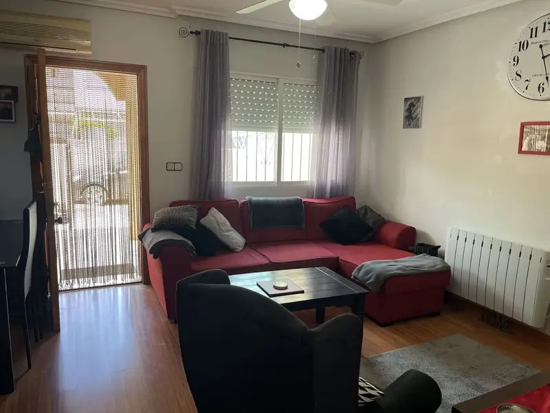 Adosada en Los Alcázares con 2 Dormitorios y Jardin