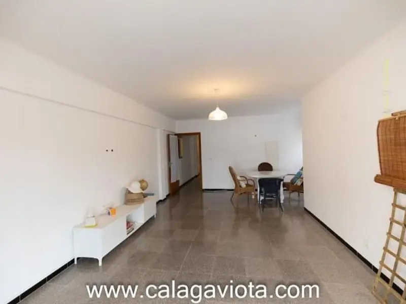 Venta Edificio 705m² Colonia Sant Jordi 4 Viviendas 2 Almacenes