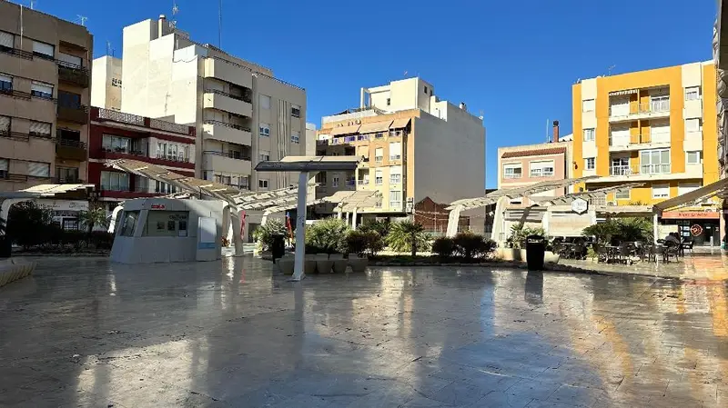 Venta Piso Centro Torrevieja 3 Dormitorios Vistas Plaza