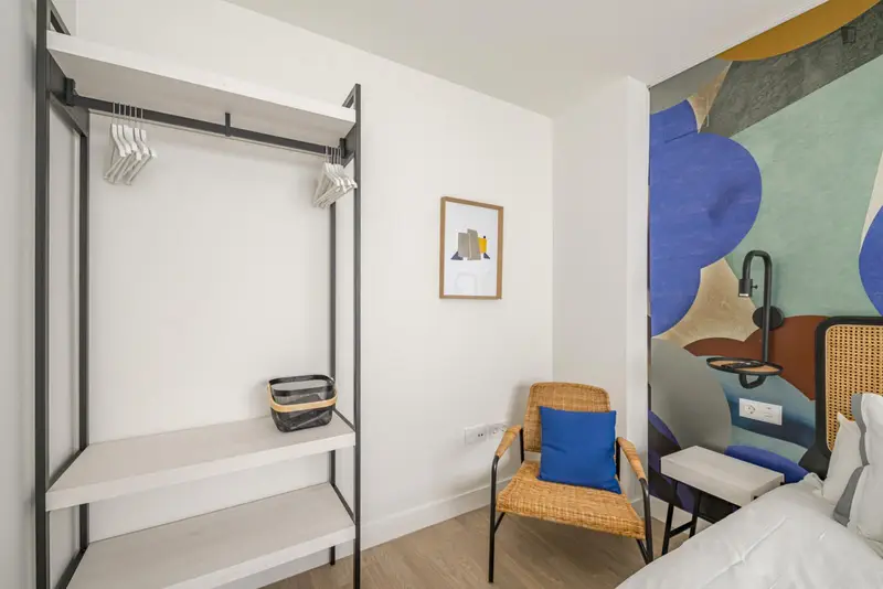 Coliving Malaga: Habitacion Amueblada con Facturas Incluidas