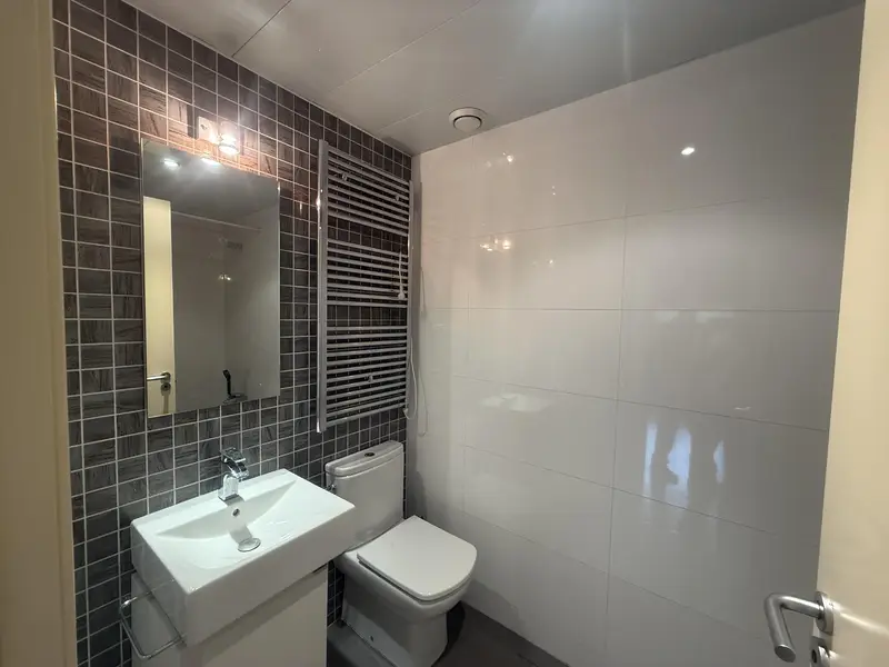 Apartamento en venta cerca de Av Carrilet 101m2