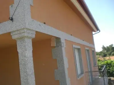Casa Independiente Reformada en Vigo Cerca del Aeropuerto