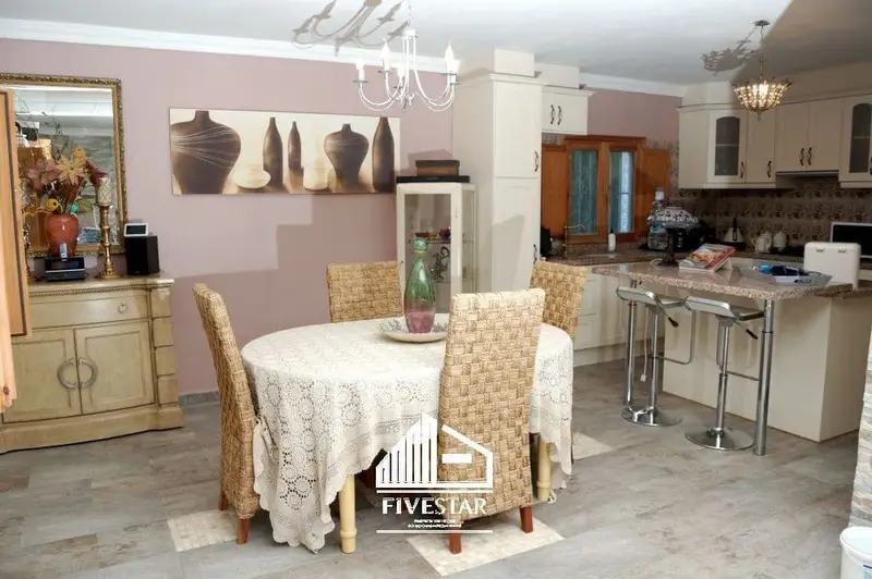 Chalet en Venta Turis Valencia con Piscina y Jacuzzi