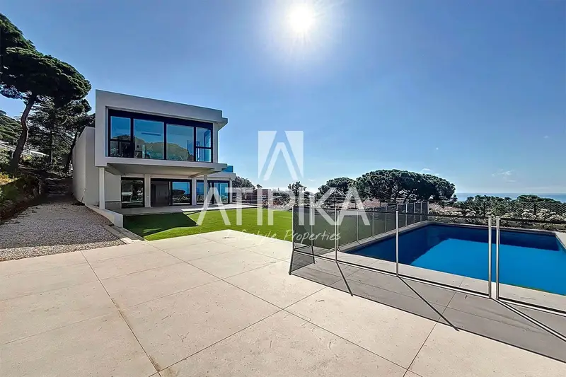Chalet de Lujo en Cabrils con Vistas al Mar