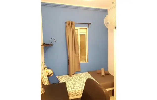 Alquiler Apartamento 5 Dormitorios Barcelona 18-39 Años