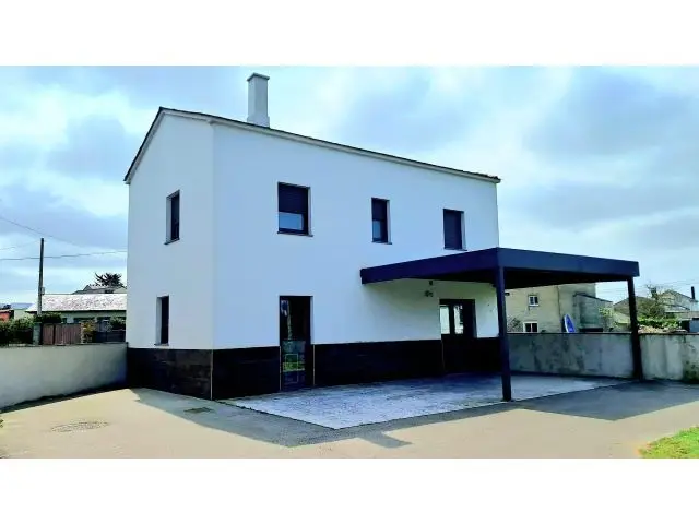 Dos Propiedades Tapia de Casariego: Casa Reformada y Pajar