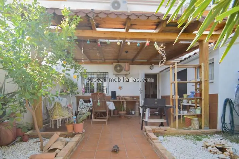Casa en Venta en Ogijares Residencial Privado con Piscina