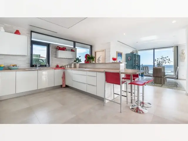 Casa-Villa de 4 Dormitorios en venta La Duquesa, España