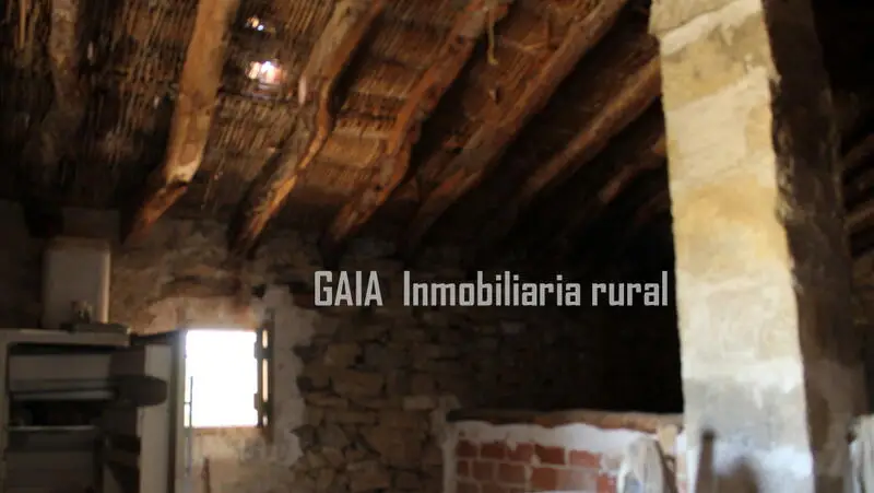 Casa de Campo en Maella: 80m2 con 40.000m2 de terreno y almendros