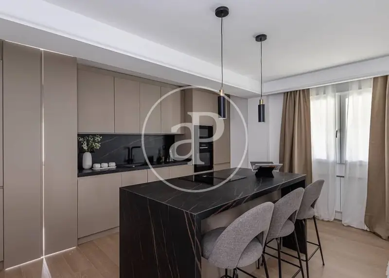Apartamento 186m² Reformado Retiro 3 Habitaciones Garaje Trasteros