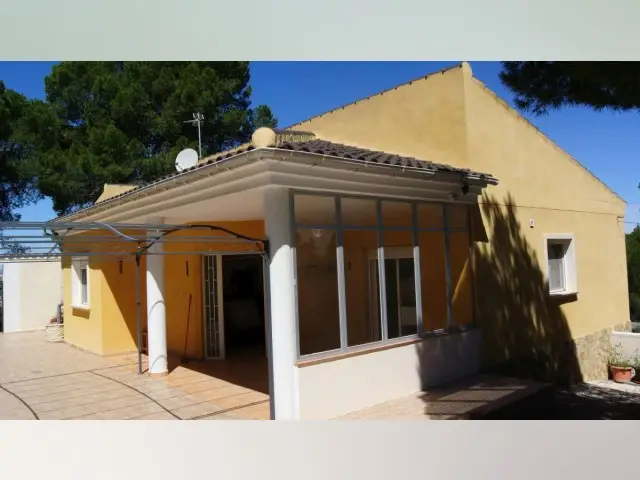 Casa Moderna con 60000m2 de Terreno y Ruinas en Jumilla