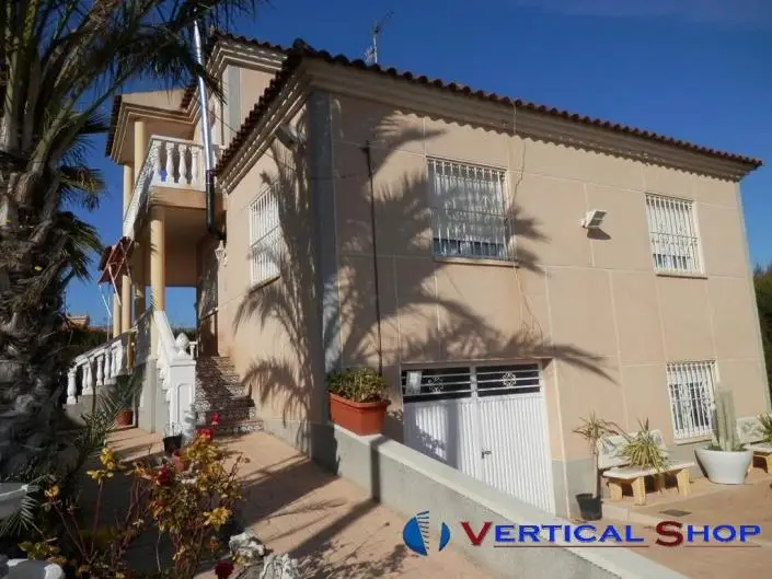 Villa 3 Dormitorios Caudete Venta