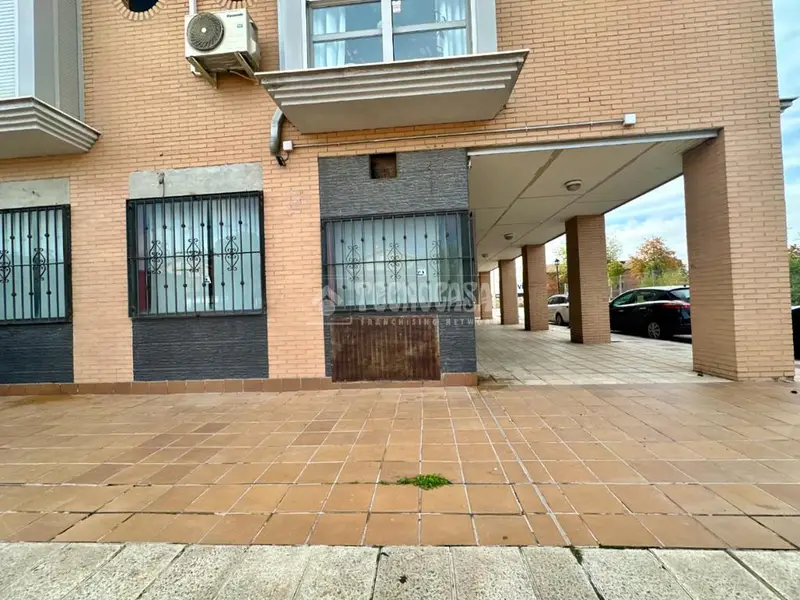 Local comercial en venta en Alovera