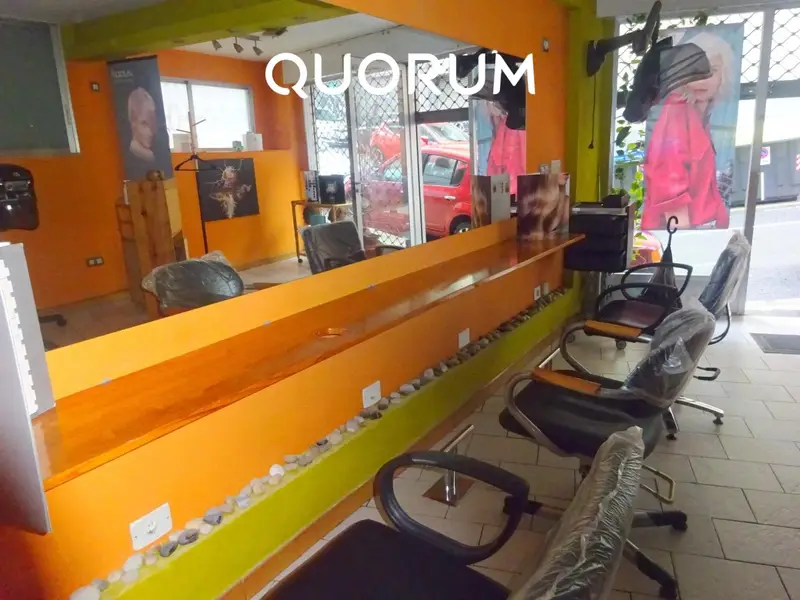 Local Comercial Montando Como Peluquería En Santutxu - Inmobiliaria Quorum