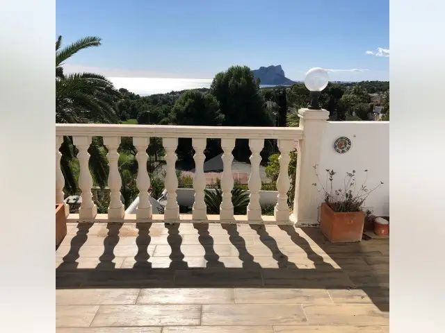 Apartamento en Benissa Costa con Vistas al Mar y Golf