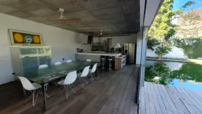 Chalet en venta en La Chucha con piscina
