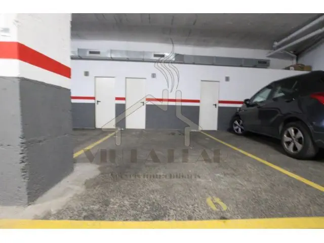 Plaza Parking Amplia Peramás Mataró con Trastero