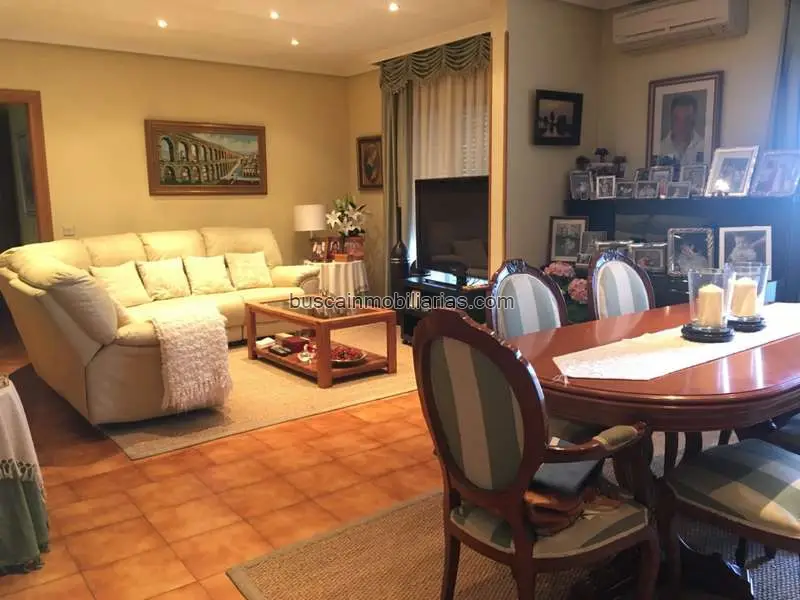 Piso en Venta Mozoncillo 166m2 4 Dormitorios 2 Baños Amueblado
