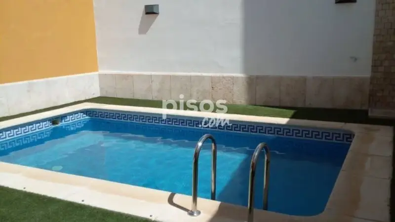Chalet en Venta Alcázar de San Juan 4 Dormitorios Piscina Jardín
