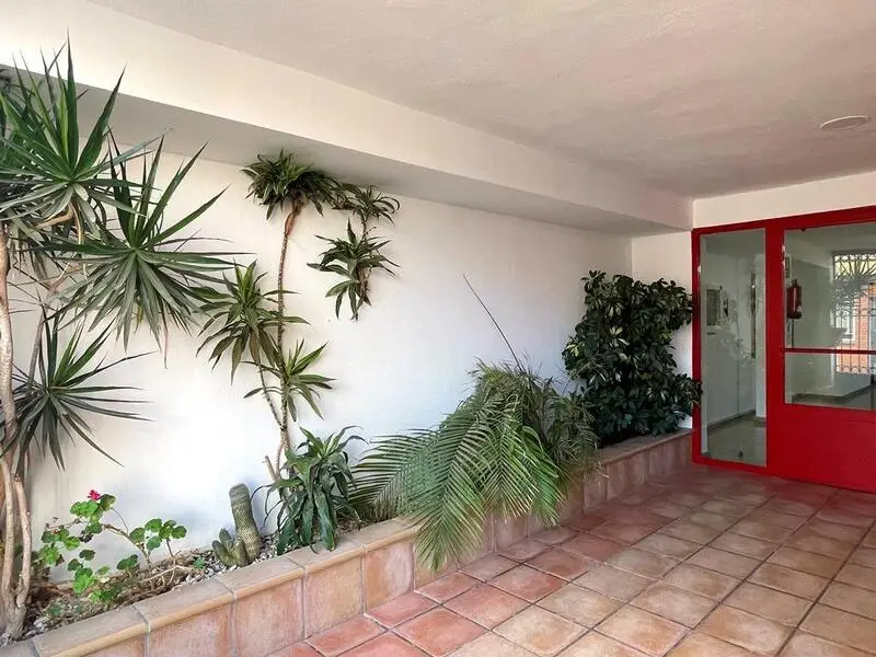 Apartamento en Garrucha con Vistas al Mar y Terraza de 90m2