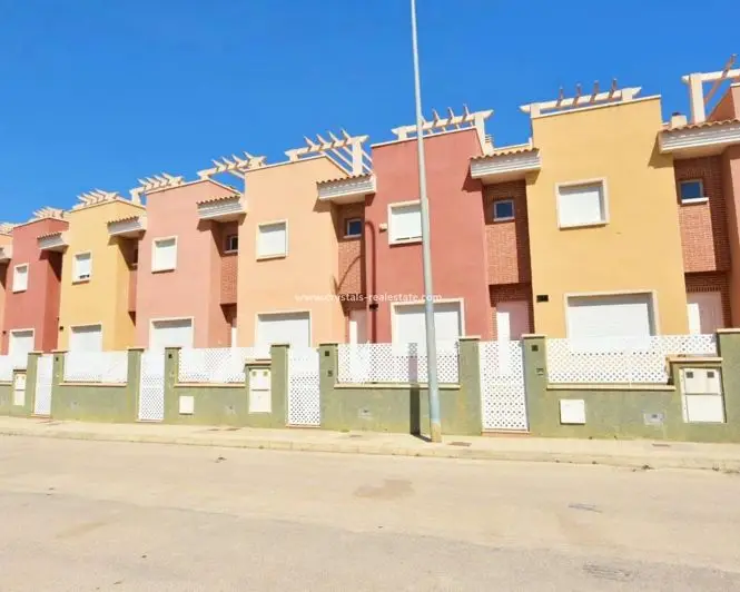 Adosados en Bigastro 4 Dormitorios 3 Baños Piscina Comunitaria