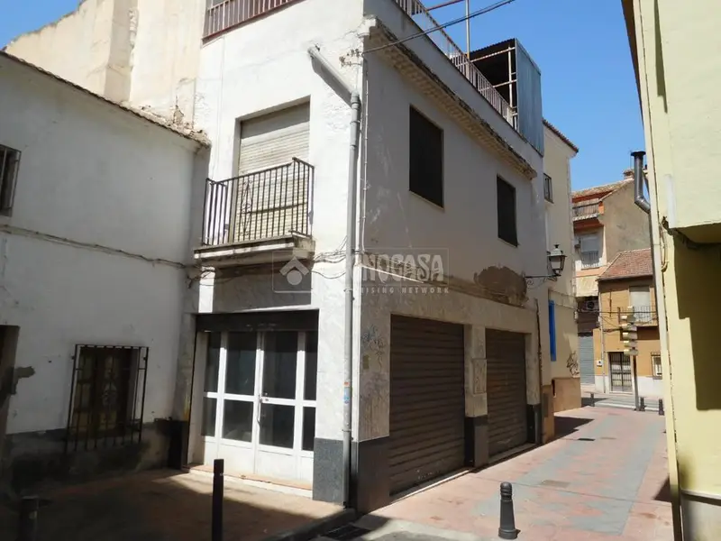 Casa en venta en Armilla: Edificio de 296m² para reformar