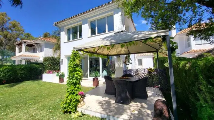 Villa de Lujo 4 Dormitorios en Calahonda