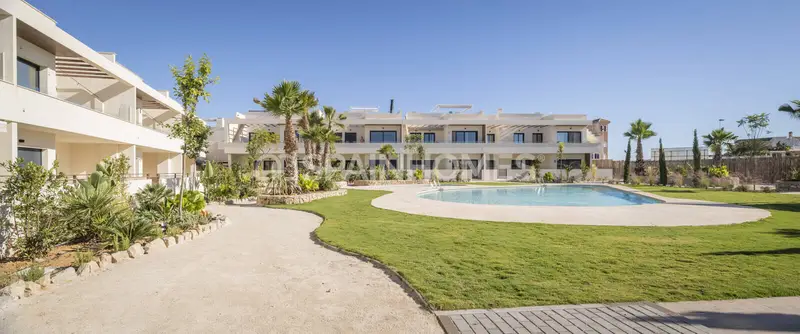 Apartamentos en Torrevieja con Piscina y Solarium
