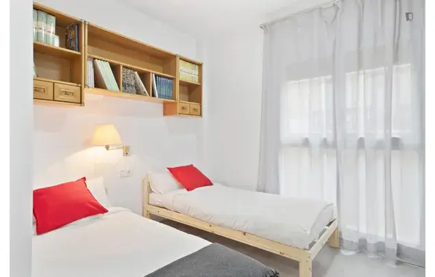 Alquiler Apartamento 3 Dormitorios Besalú 3-24 Meses