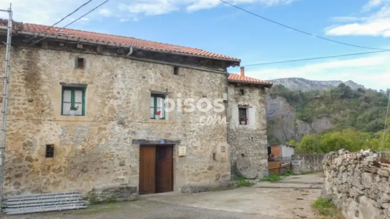 Casa Rural Reformada en Villaverde de Soba con Terreno