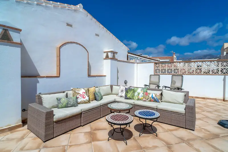 Casa Villa 4 Dormitorios Alquiler Nerja Espa	
	
	
	
a