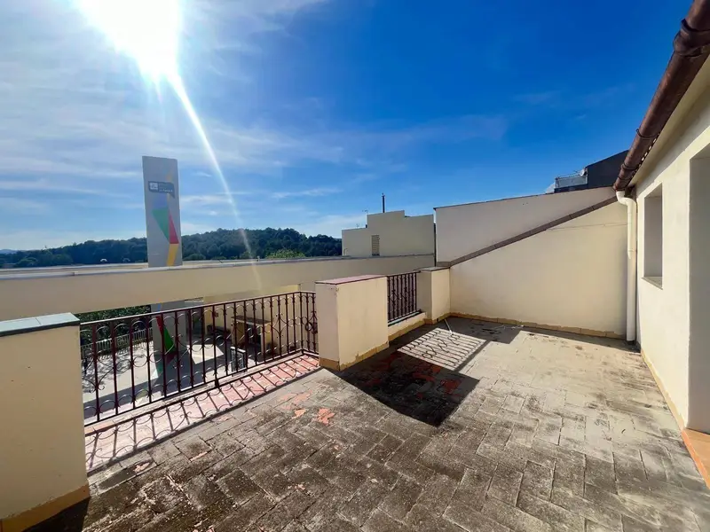 Casa en venta en Igualada 4 dormitorios Terrazas Patio Posibilidad dos viviendas