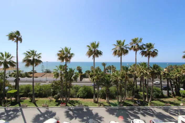 Apartamento 2 Dormitorios El Faro Vistas al Mar Cerca de la Playa