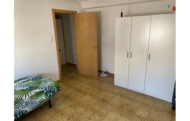 Alquiler Apartamento 5 Dormitorios Valencia Estudiantes