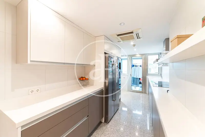 Apartamento de Lujo en Chamartín con 4 Dormitorios y Espectaculares Vistas