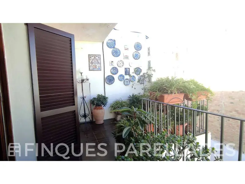 Piso en venta en Sitges: 4 habitaciones, balcón y chimenea