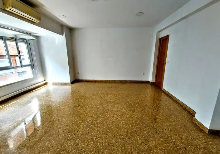 Apartamento 7 Habitaciones Sueca Centro Oficina Vivienda