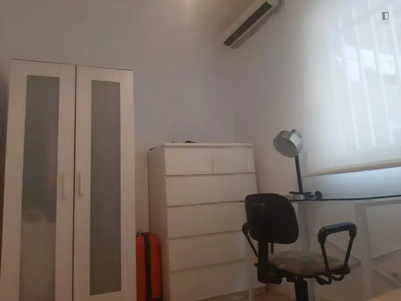Habitacion Independiente con Pensi
ón Completa y Servicios Incluidos
