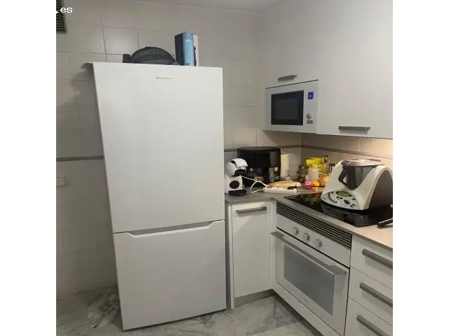 Excelente Piso en Cáceres: Tres Dormitorios, Salón Luminoso y Zona Tranquila