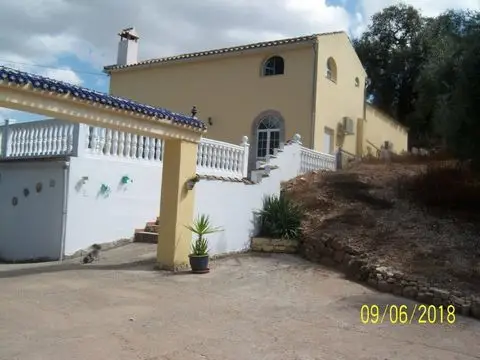 Villa 5 Dormitorios Iznajar Cordoba España Venta