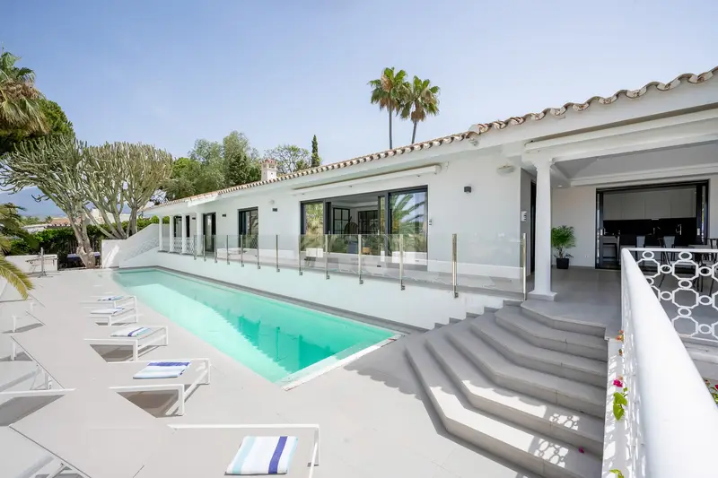 Casa Villa 5 Dormitorios Malaga Alquiler Piscina Privada