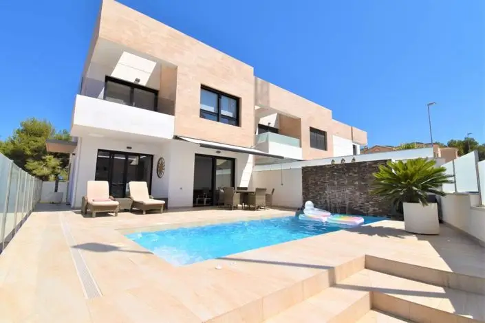 Villa 3 Dormitorios Villamartin Costa Blanca